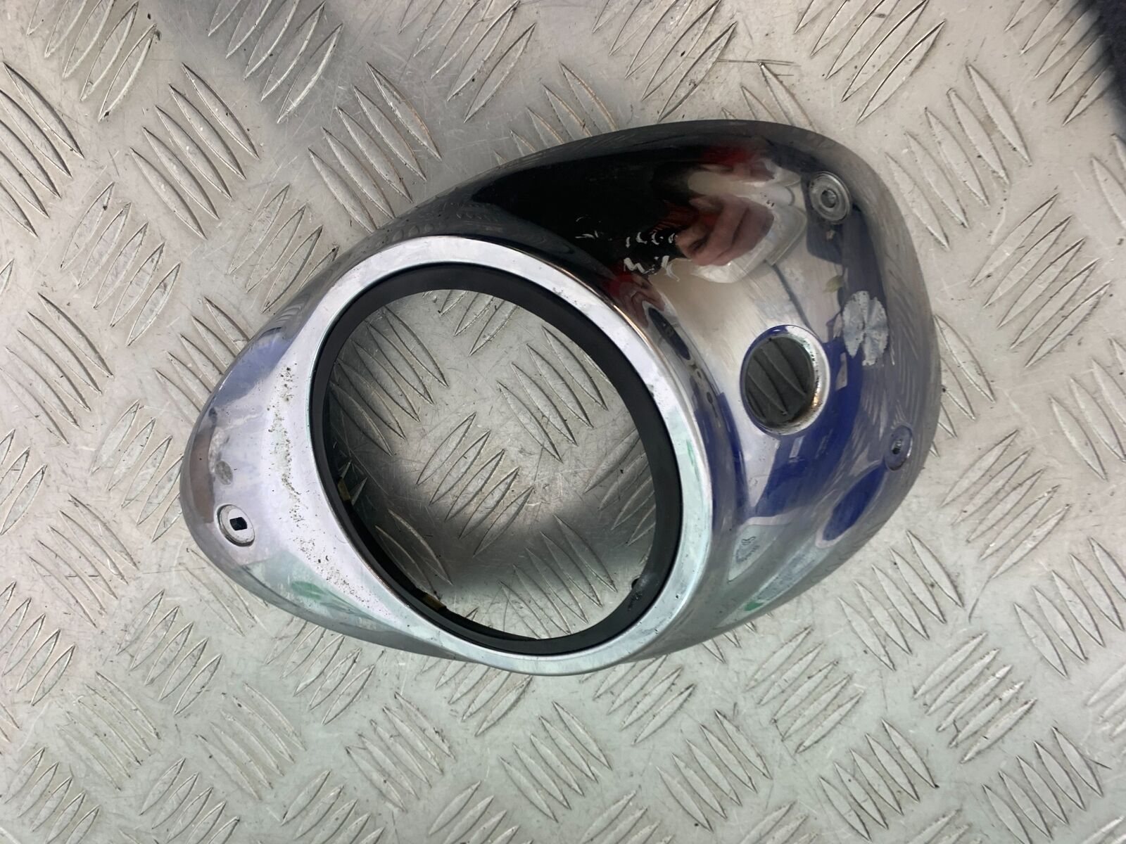 YAMAHA XVS 1100 DRAGSTAR CLOCK SURROUND YEAR 2000-2007 (CMB1108)