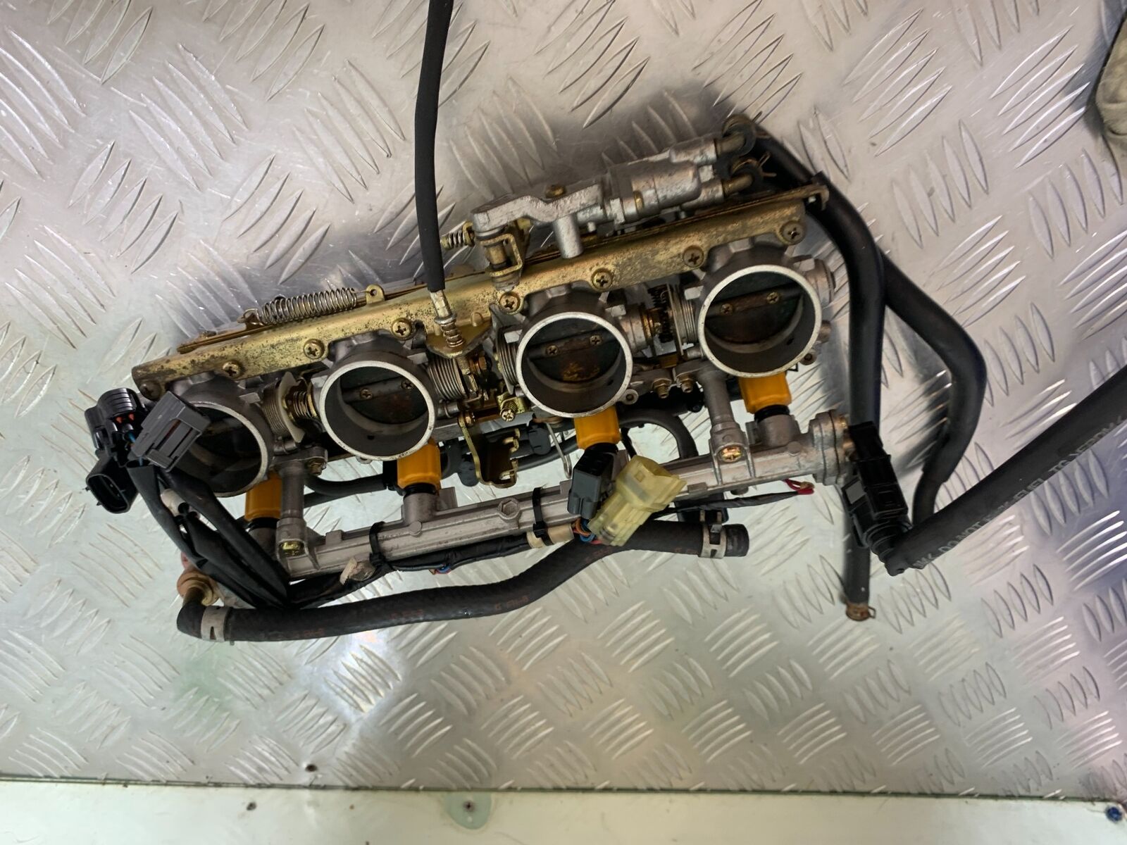 YAMAHA FJR1300 FJR 1300 THROTTLE BODIES  YEAR 2001-05 (CMB1005)