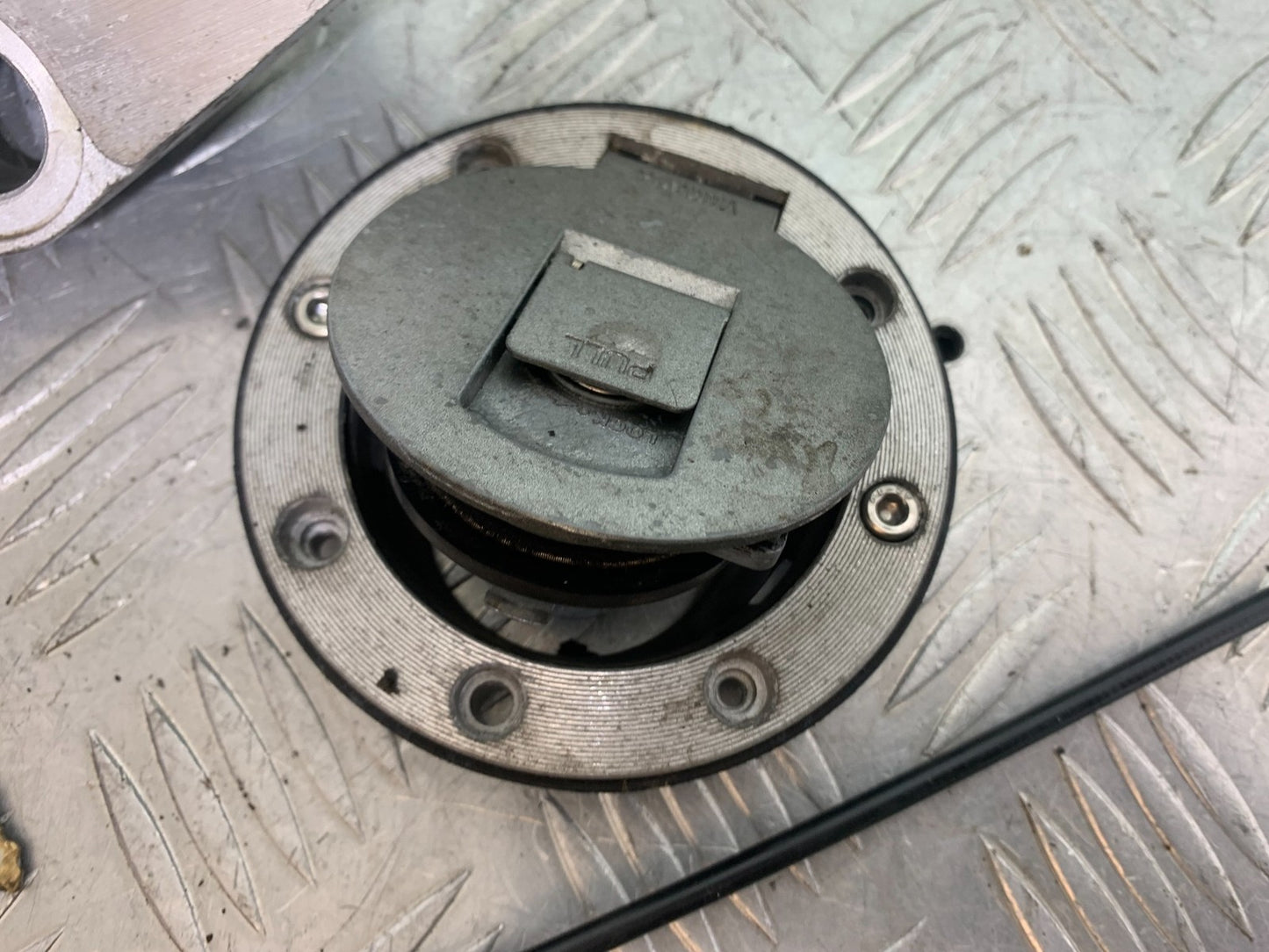 YAMAHA XJR1300 XJR 1300 LOCKS AND KEY   YEAR  1999-2003 (CMB1119)