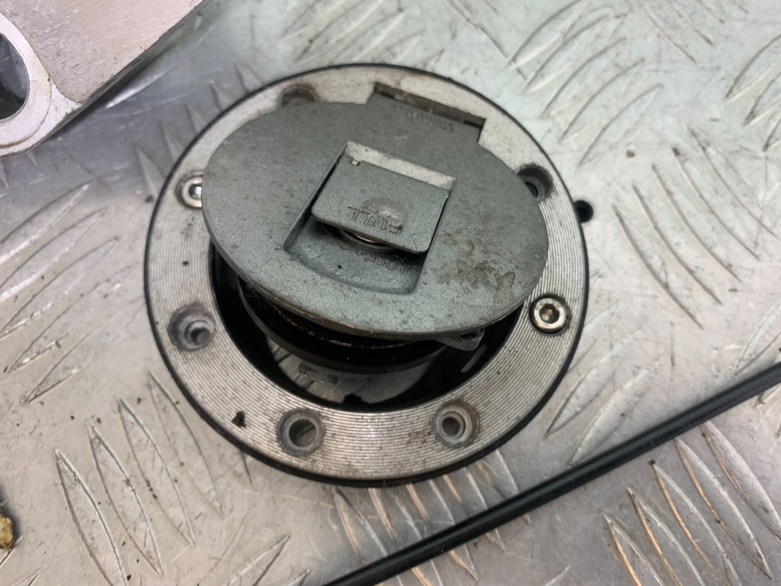 YAMAHA XJR1300 XJR 1300 LOCKS AND KEY   YEAR  1999-2003 (CMB1119)