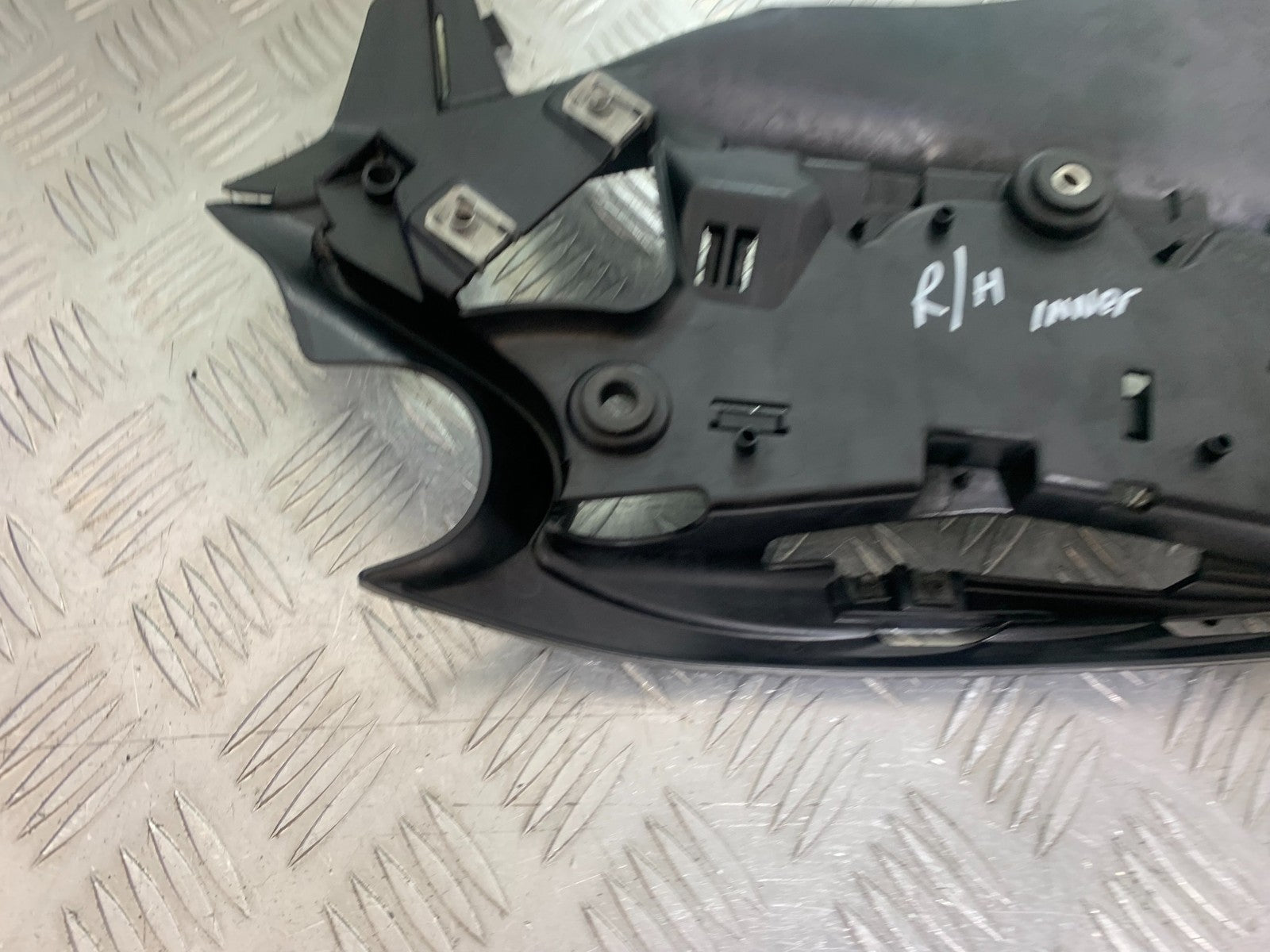 DUCATI 1299 PANIGALE RIGHT INNER INFILL COVER   YEAR 2016 (CMB 1187)