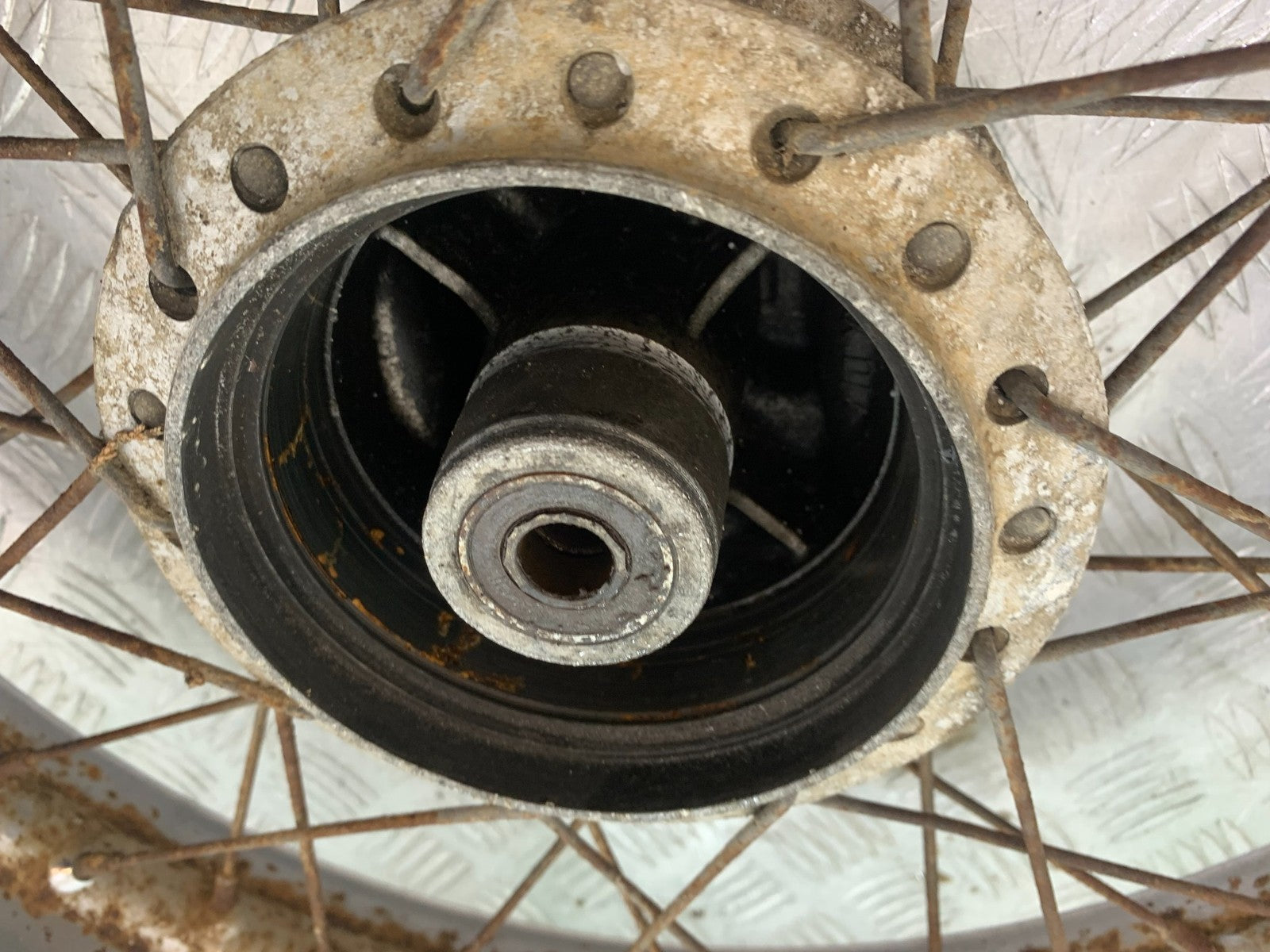 HONDA CG125 CG 125 REAR WHEEL YEAR 1998-2000 (CMB1282)