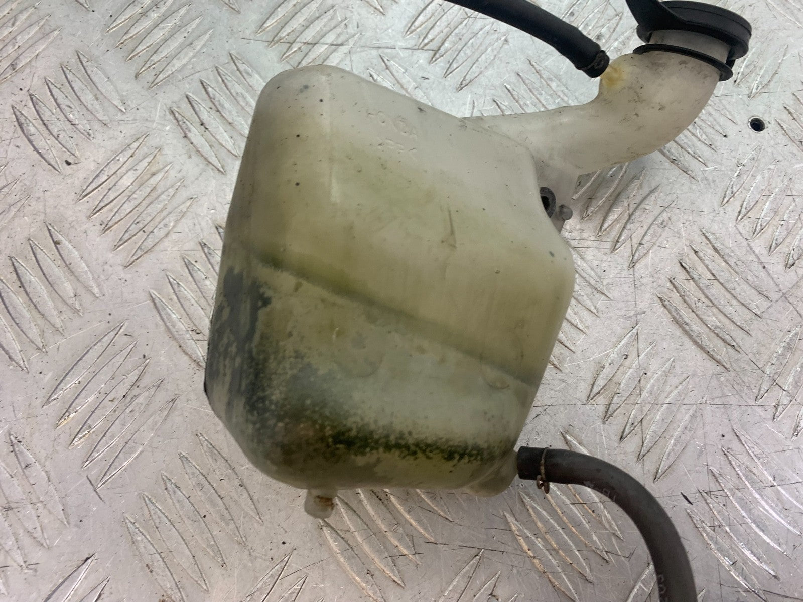 HONDA CBR600 CBR 600 RR COOLANT BOTTLE    YEAR 2003-2004 CMB1173)