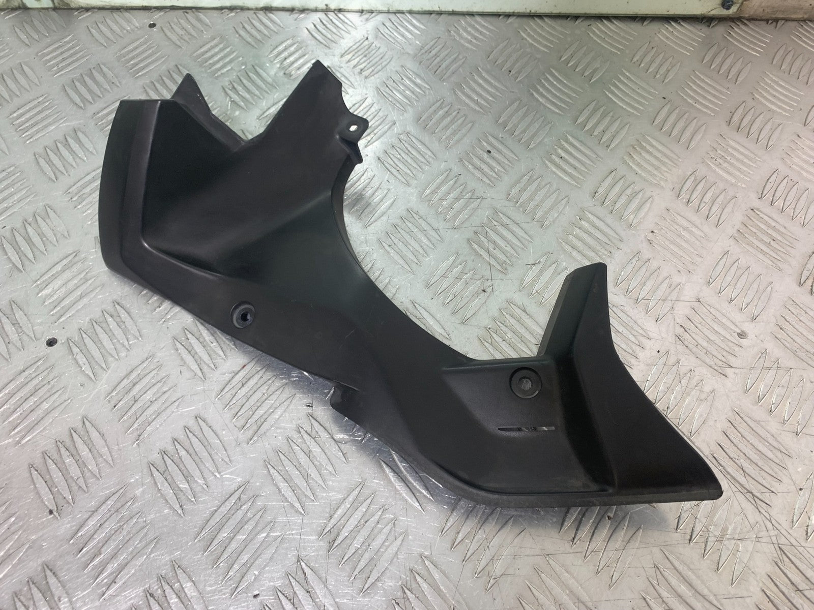 YAMAHA YZF-R125 YZF 125 LEFT TOP FAIRING INFILL PANEL  YEAR 2019-2022 (CMB1263)