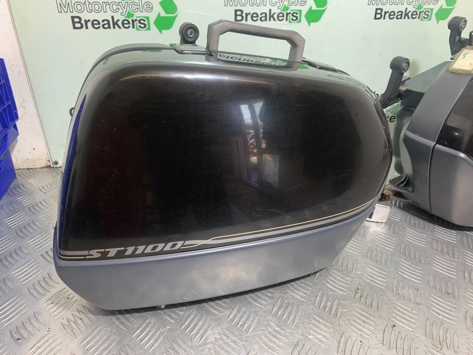 HONDA ST1100 PAN EUROPEAN LEFT AND RIGHT PANNIERS & RAILS  1993-2001 (CMB1195)