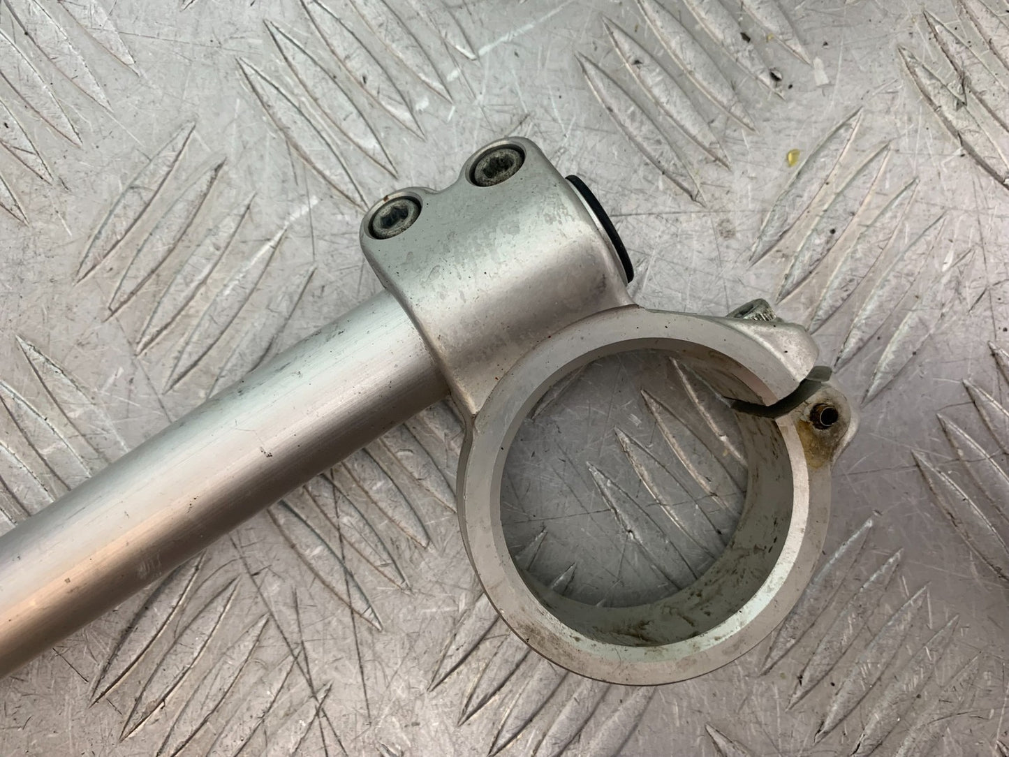 DUCATI 848 LEFT HANDLEBAR YEAR 2008-2010 (CMB1323)