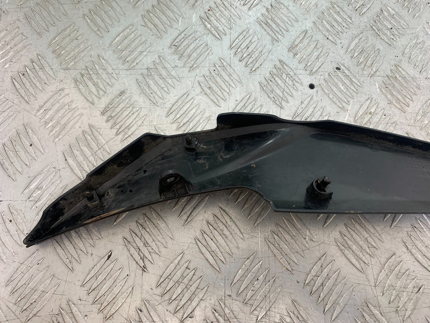KAWASAKI ER6 F ER6F RIGHT TANK PANEL  YEAR 2005-2008 (CMB1277)