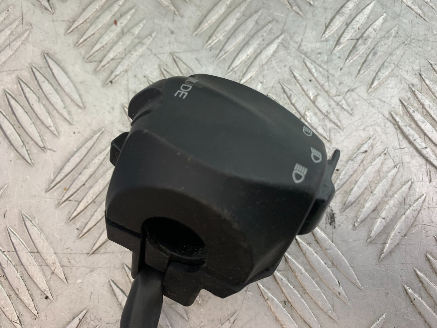 APRILIA TUONO 1000 V4R LEFT SWITCH GEAR YEAR 2011-13  (CMB1316)