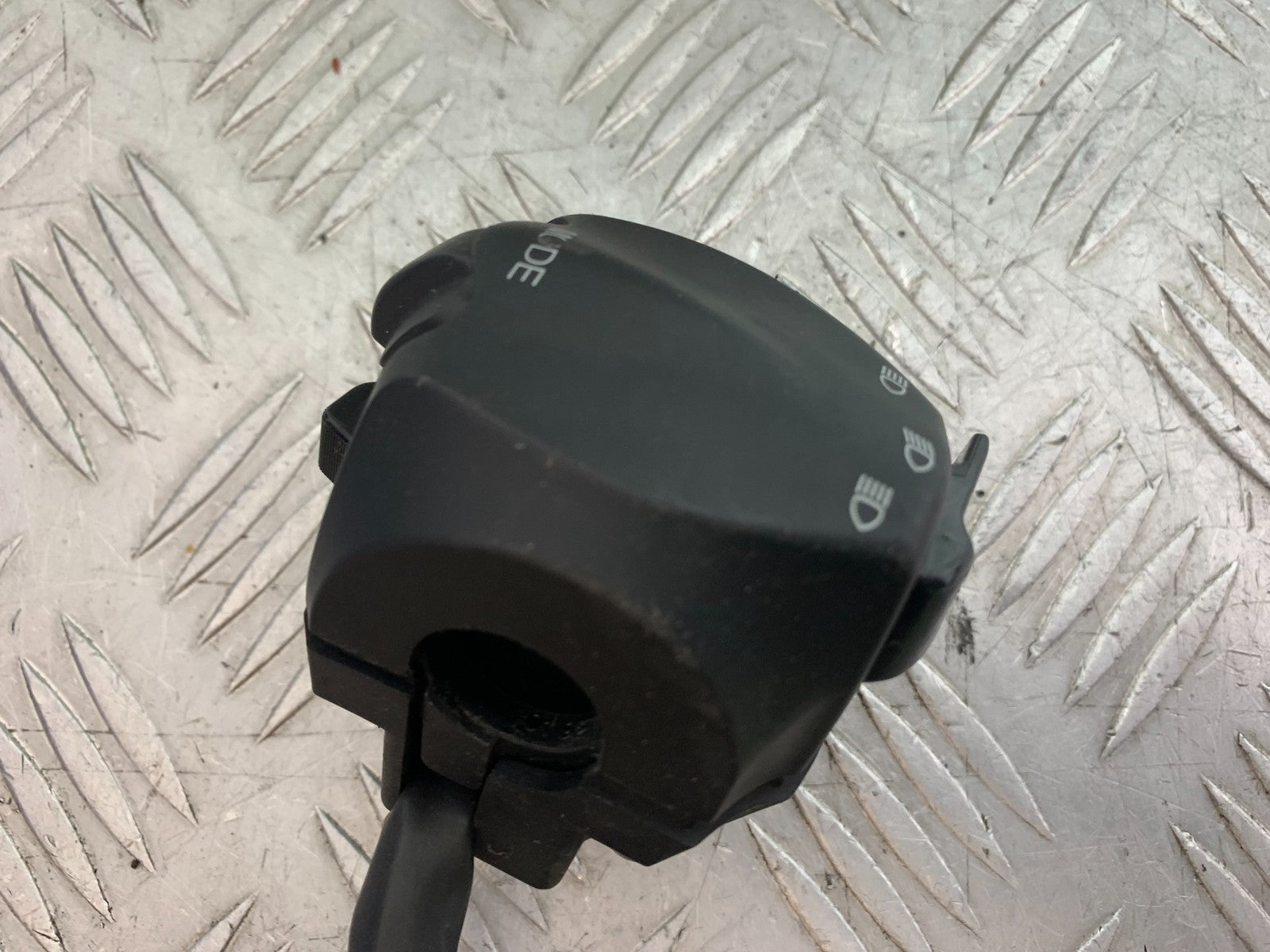 APRILIA TUONO 1000 V4R LEFT SWITCH GEAR YEAR 2011-13  (CMB1316)