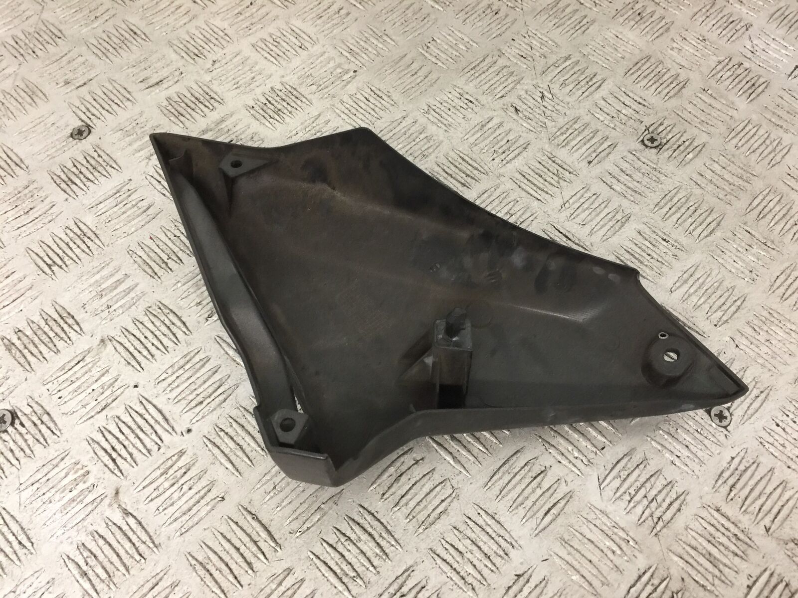 YAMAHA MT09 MT-09 LEFT FAIRING PANEL  YEAR 2018 (STOCK 906)