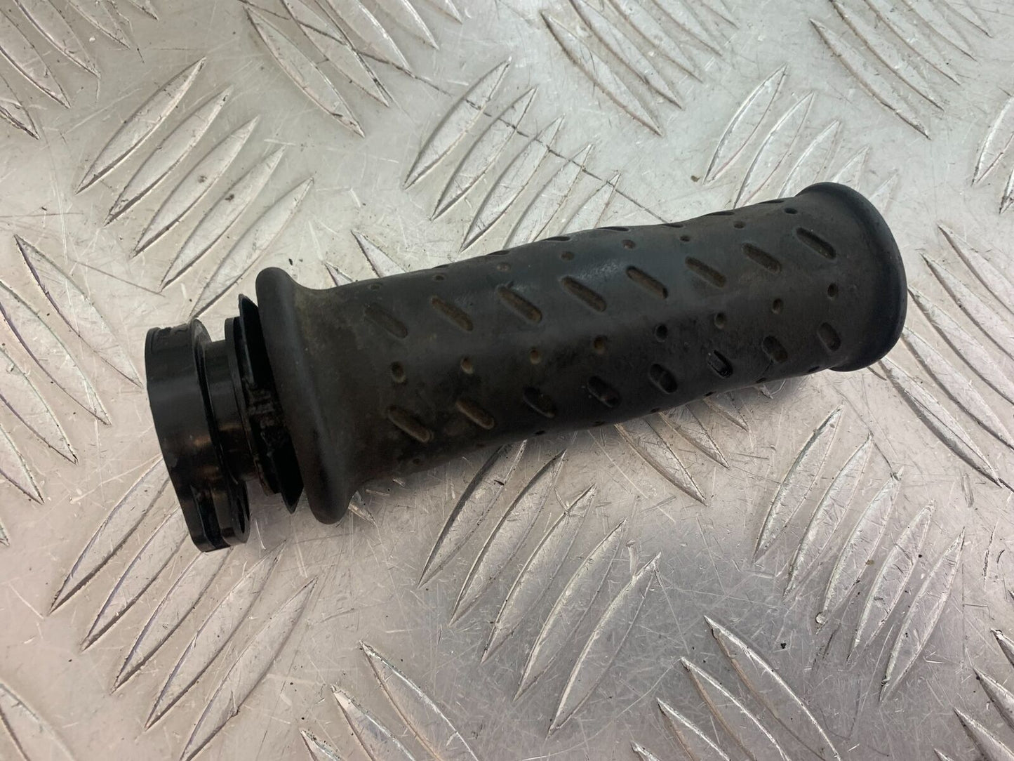 SUZUKI AN 200 UN 200 BURGMAN THROTTLE TWIST GRIP  YEAR 2007-09 (CMB1128)