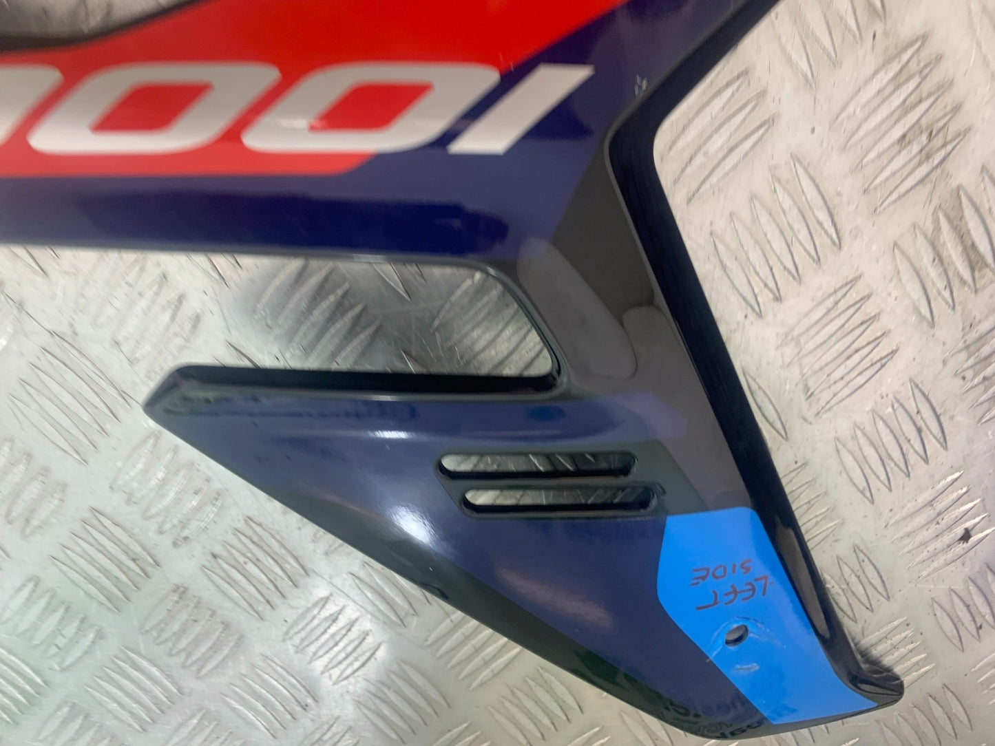 BMW M1000 R LEFT FAIRING PANEL  YEAR 2023-2024 (CMB1140)