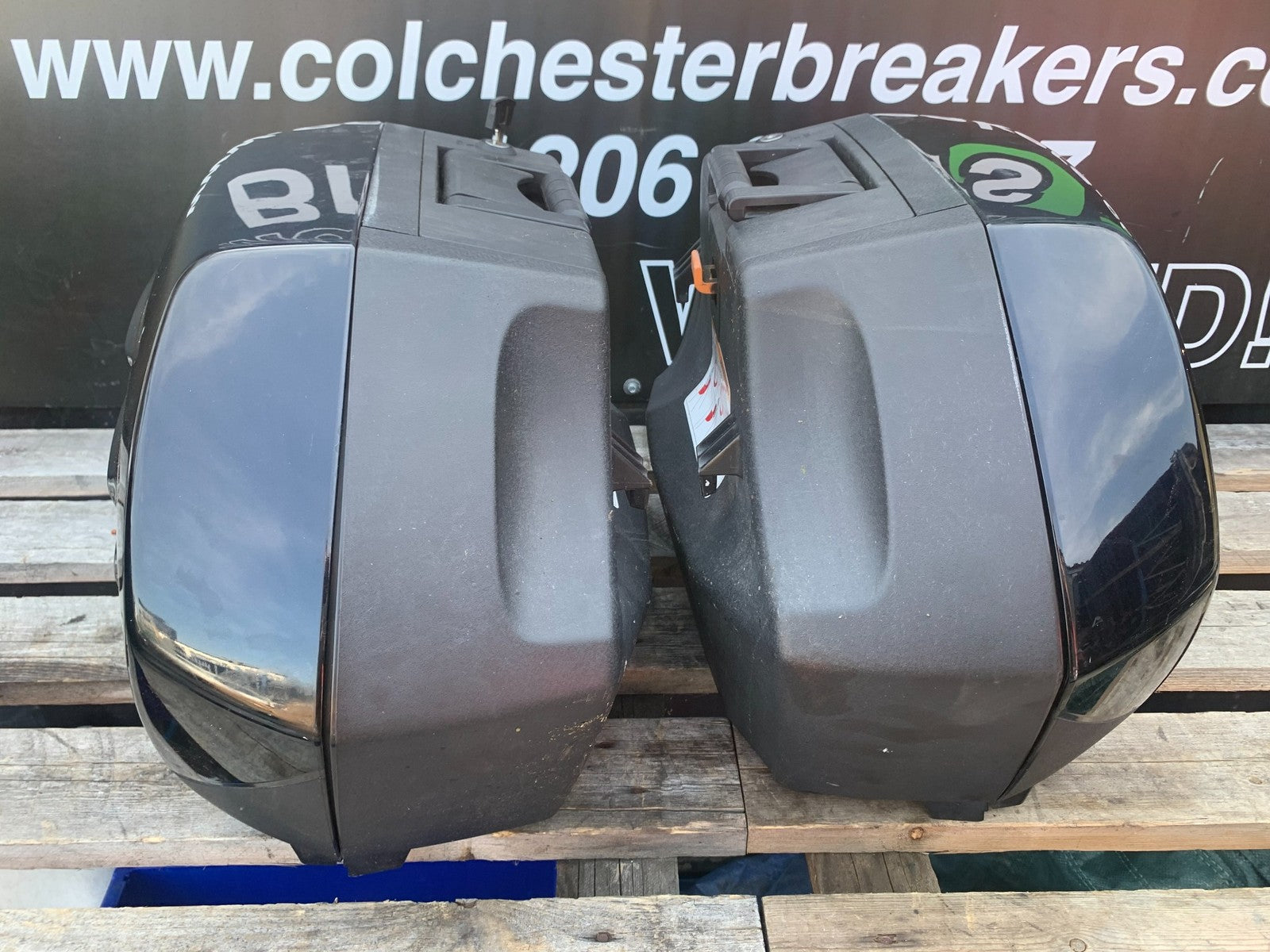 KAWASAKI GTR1400 GTR 1400 PANNIERS RAILS 1X KEY   YEAR 2007-2009 (CMB1174)