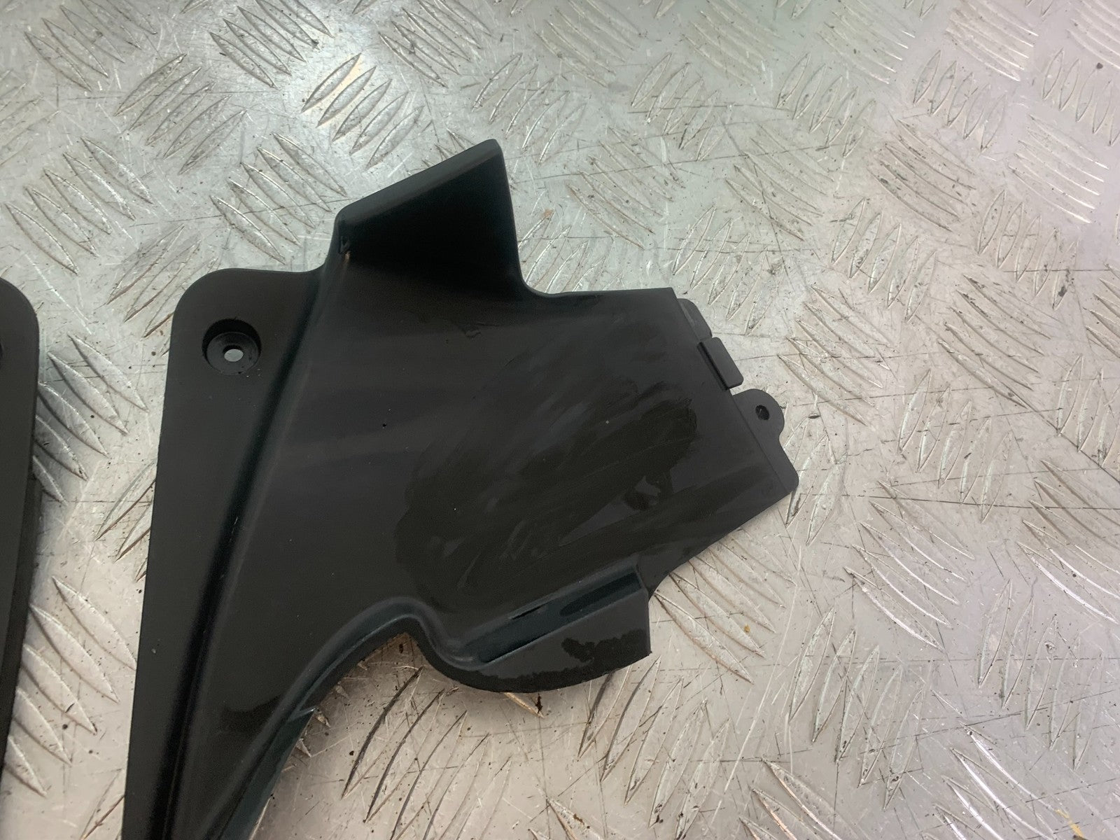 HONDA VFR800 VFR 800 V-TEC LEFT AND RIGHT INNER INFILLS  YEAR 2002 -09 (CMB1296)