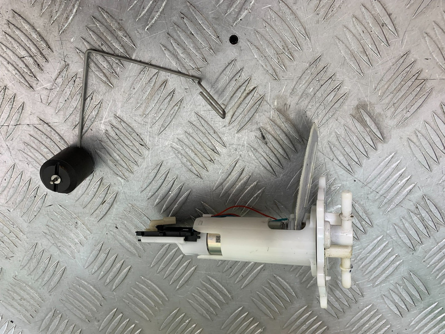 KTM 125 DUKE PETROL PUMP  YEAR 2018-2023 (CMB1185)