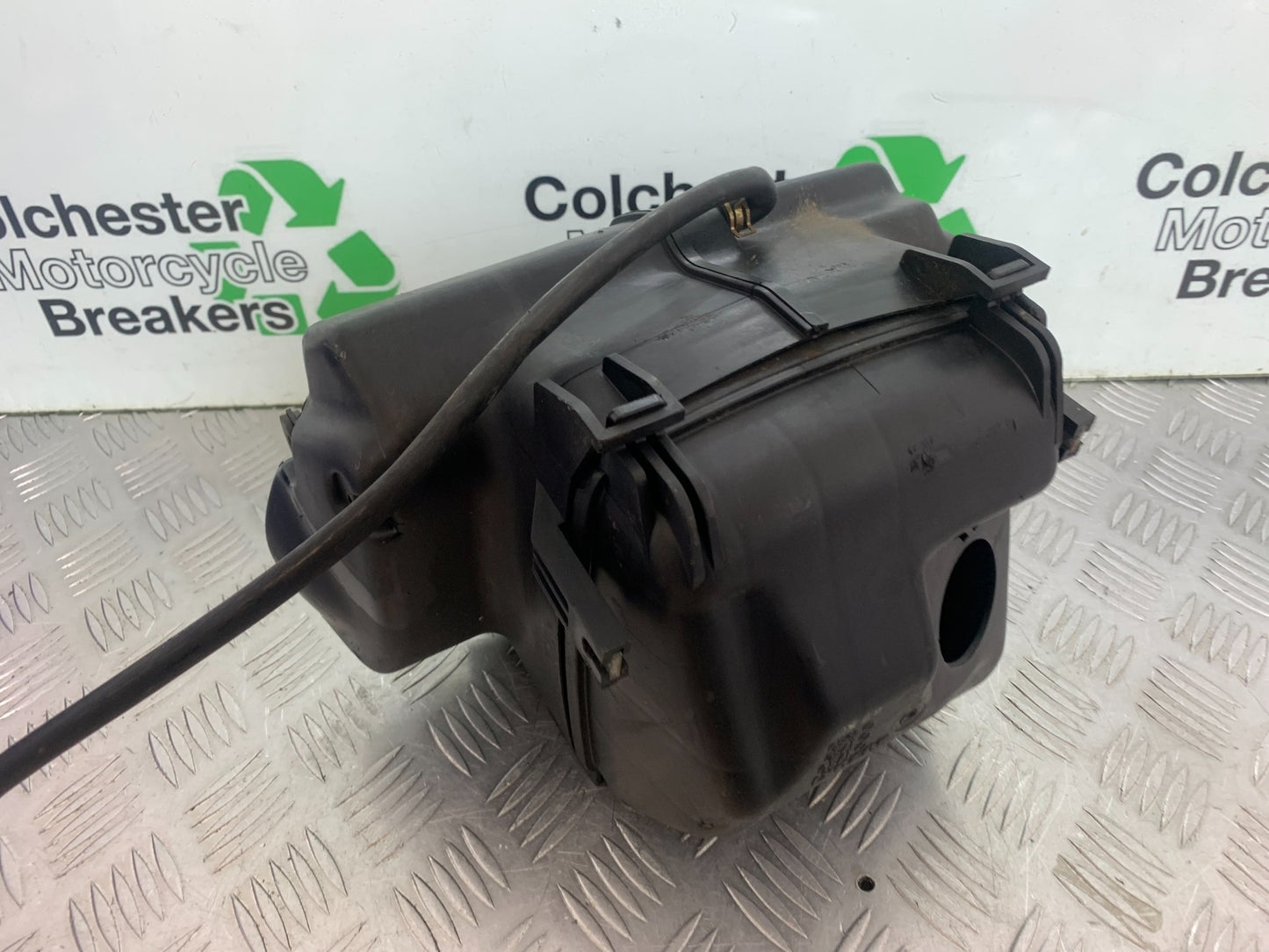 SUZUKI GSF1200  GSF 1200 BANDIT AIRBOX  YEAR 1997-2000 (CMB1149)