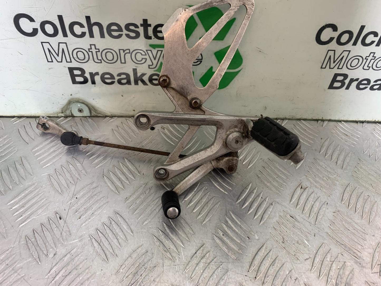 HONDA CBR600 CBR 600 FX FY FRONT LEFT HANGER   YEAR 1999-2000 (CMB1287)