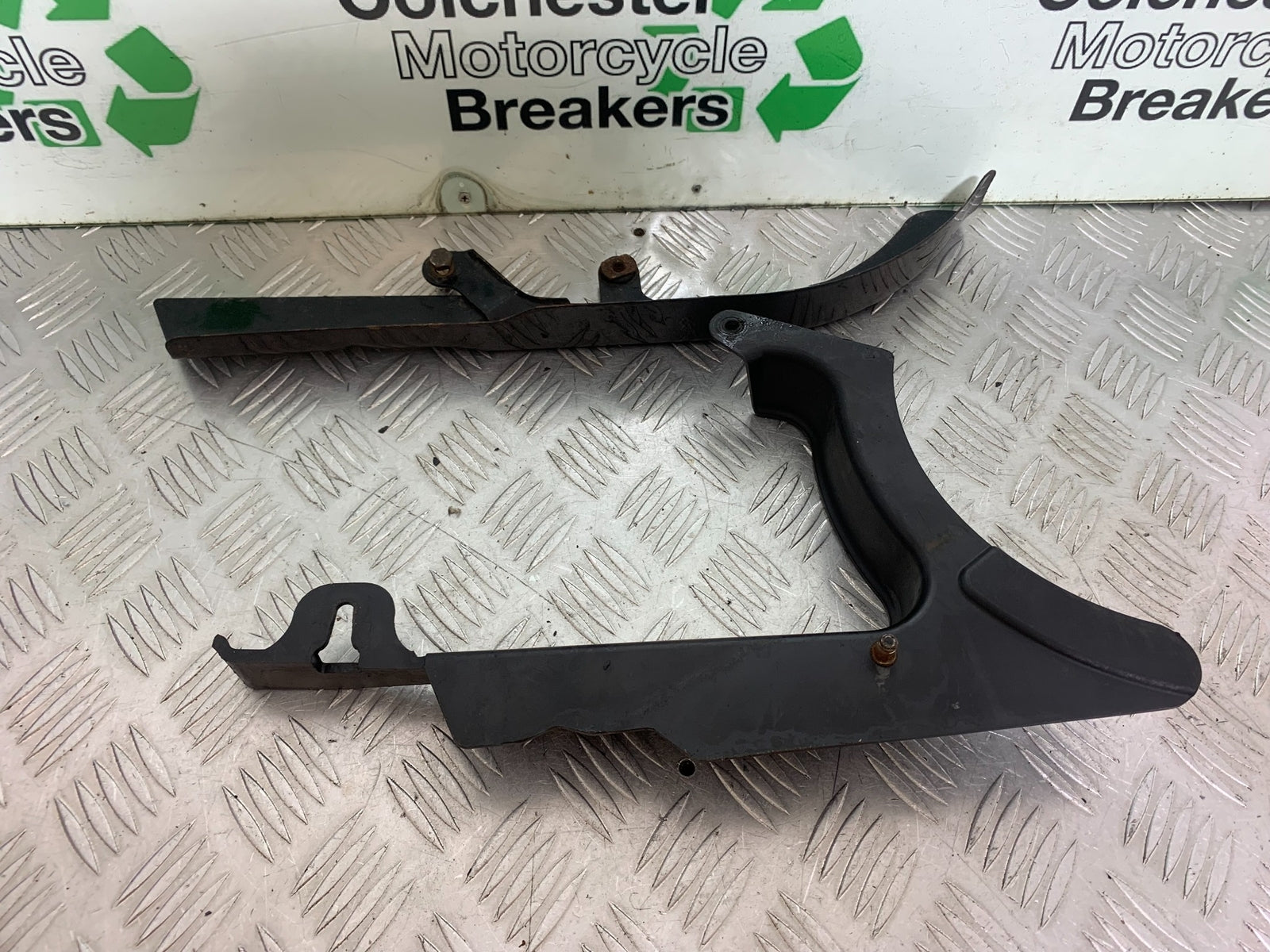 HARLEY DAVIDSON FXS BLACKLINE 1585 CHAIN GUARD   YEAR 2012 (CMB1147)