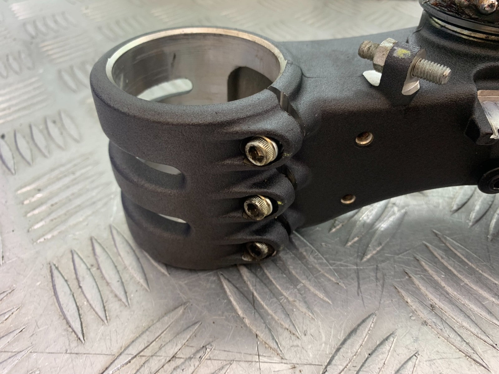 DUCATI 1299 PANIGALE BOTTOM YOKE  YEAR 2016 (CMB 1187)