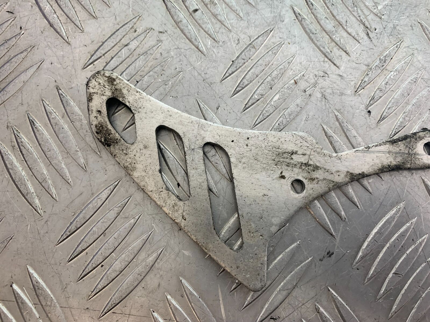 TRIUMPH 955i SPRINT ST REAR CALIPER GUARD  YEAR 1999-2004 (CMB1124)