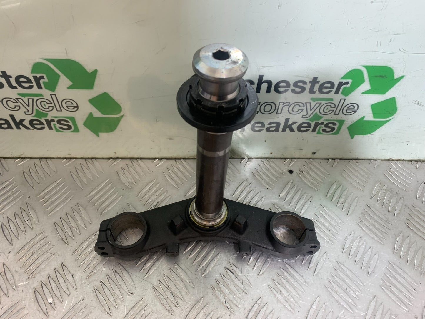 KAWASAKI ER6 N BOTTOM YOKE  YEAR 2012-2017 (CMB1324)