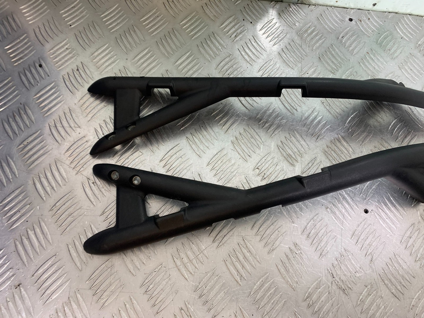 TRIUMPH 1050 SPRINT ST PANNIER RAILS  2003-2011 (CMB1285)