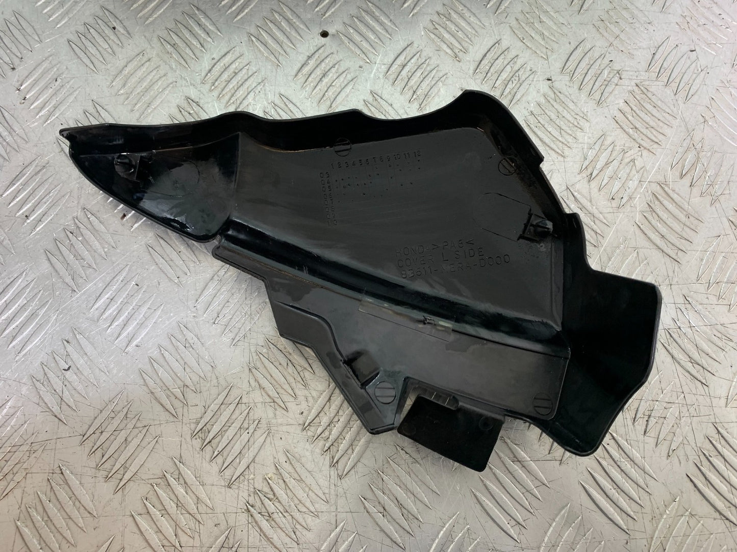 HONDA CBF500 CBF 500 LEFT TANK PANEL  YEAR 2004-2008  (CMB1294)