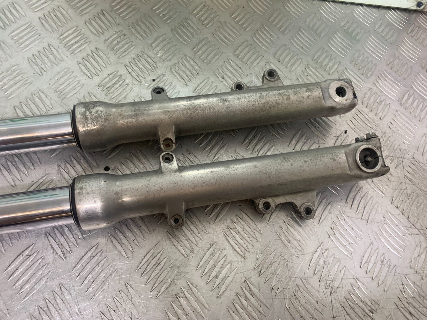 SUZUKI GSX750 INAZUMA FORKS (SOLD AS PARTS)  YEAR 1998-2003 (CMB1308)