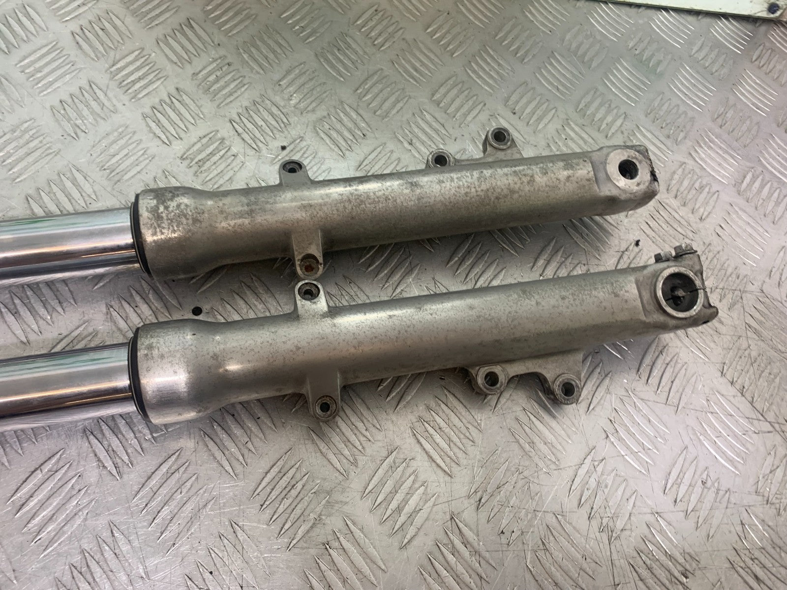 SUZUKI GSX750 INAZUMA FORKS (SOLD AS PARTS)  YEAR 1998-2003 (CMB1308)
