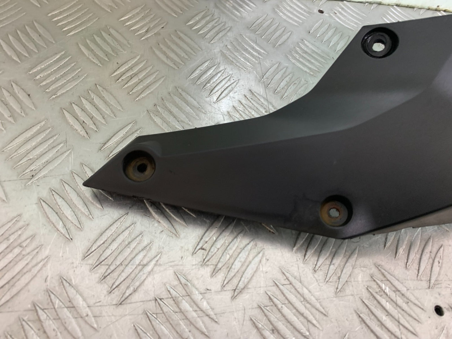 KTM DUKE 125 INFILL PANEL YEAR 2017-2022 (CMB1274)