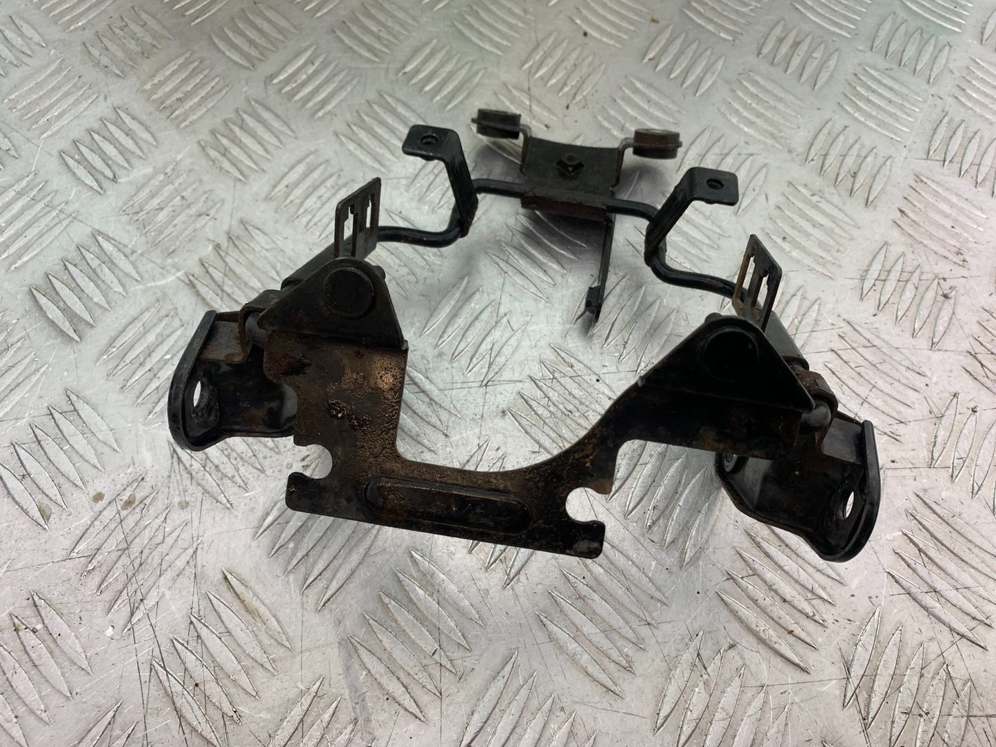 KAWASAKI KLR250 KLR 250 HEADLIGHT BRACKET  YEAR 1984-2001 (CMB1225)