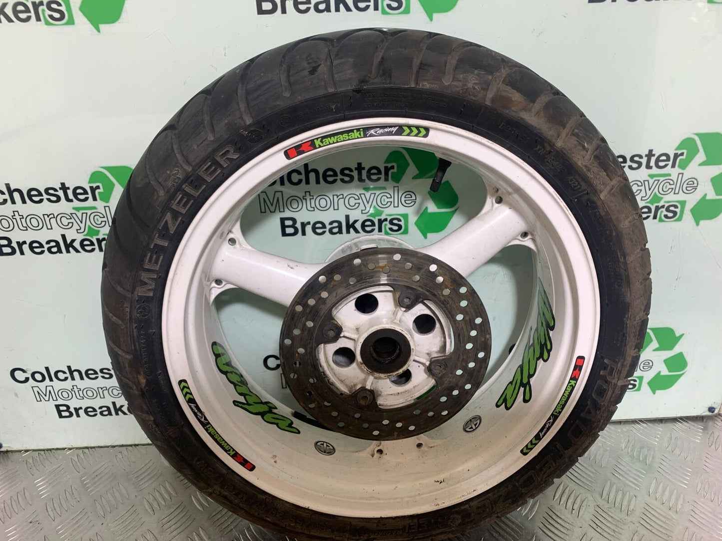 KAWASAKI ZX6R ZX636 REAR WHEEL   YEAR 2002  (CMB1100)