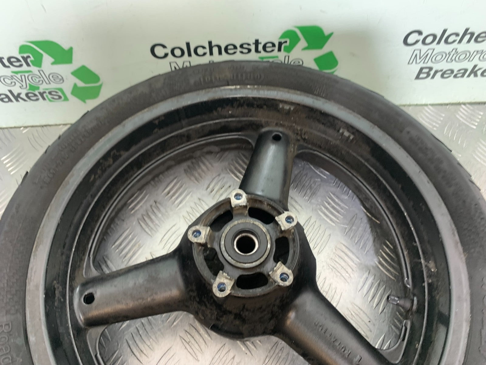 SUZUKI GSF600 GSF 600 BANDIT REAR WHEEL   2000-2004 (CMB1269)
