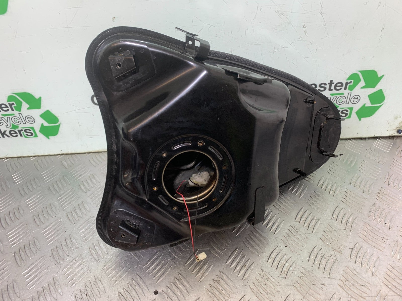 TRIUMPH TRIDENT 660 PETROL TANK  YEAR 2021-2024 (CMB1295)