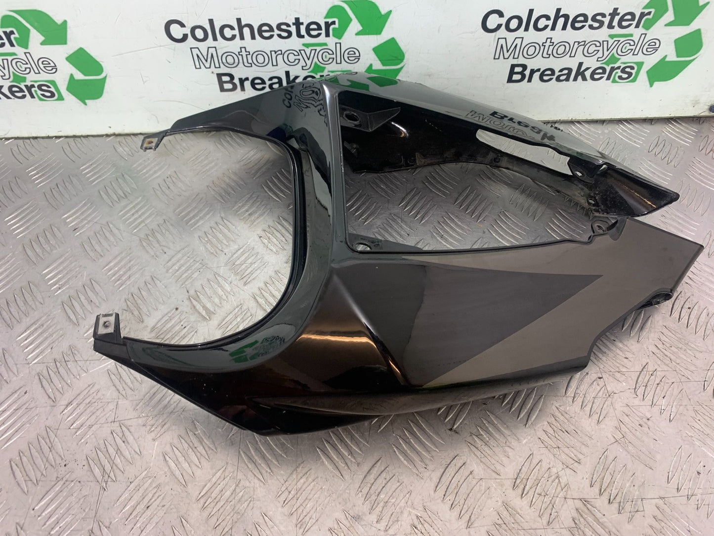 APRILIA RSV1000 R FACTORY MILLE CARBON LOWER TANK PANELS    2004-09 (CMB1203)