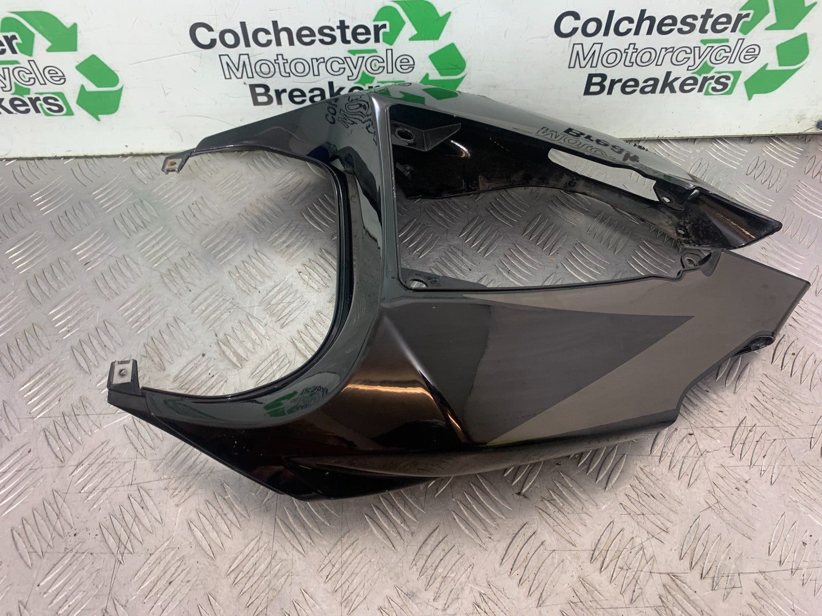 APRILIA RSV1000 R FACTORY MILLE CARBON LOWER TANK PANELS    2004-09 (CMB1203)