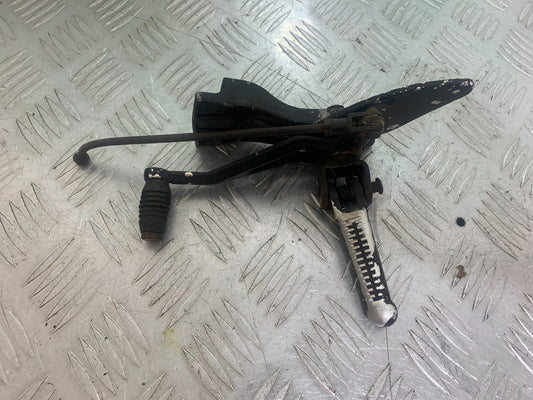 RIEJU 125 RS2 FRONT LEFT HANGER  YEAR 2007 (CMB1142)