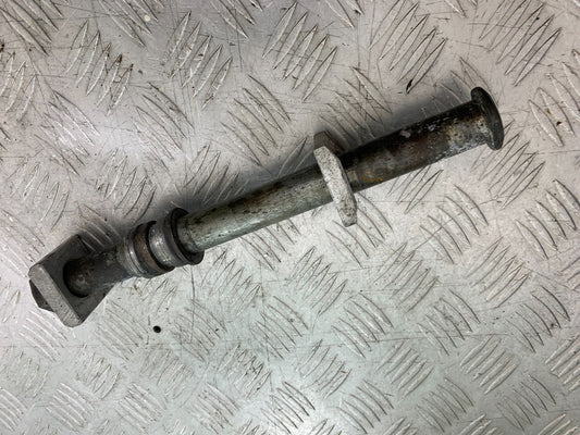 SUZUKI GSXR600 GSXR 600 SRAD REAR WHEEL SPINDLE  YEAR 1997-2000 (CMB1276)
