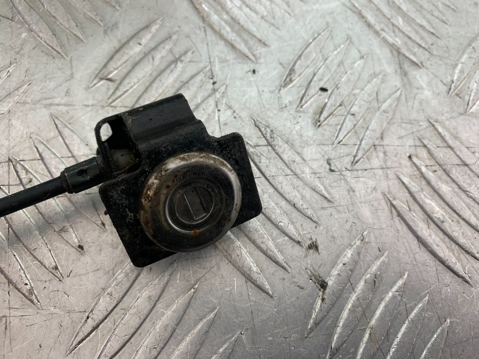 KTM RC125 RC 125 SEAT LOCK PETROL CAP KEY  YEAR 2017-2022 (CMB 1244)