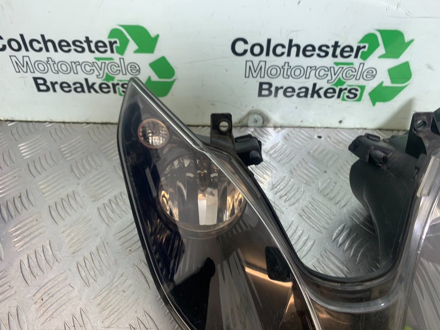 PIAGGIO MP3 250 ie HEADLIGHT  YEAR 2007 (CMB1307)