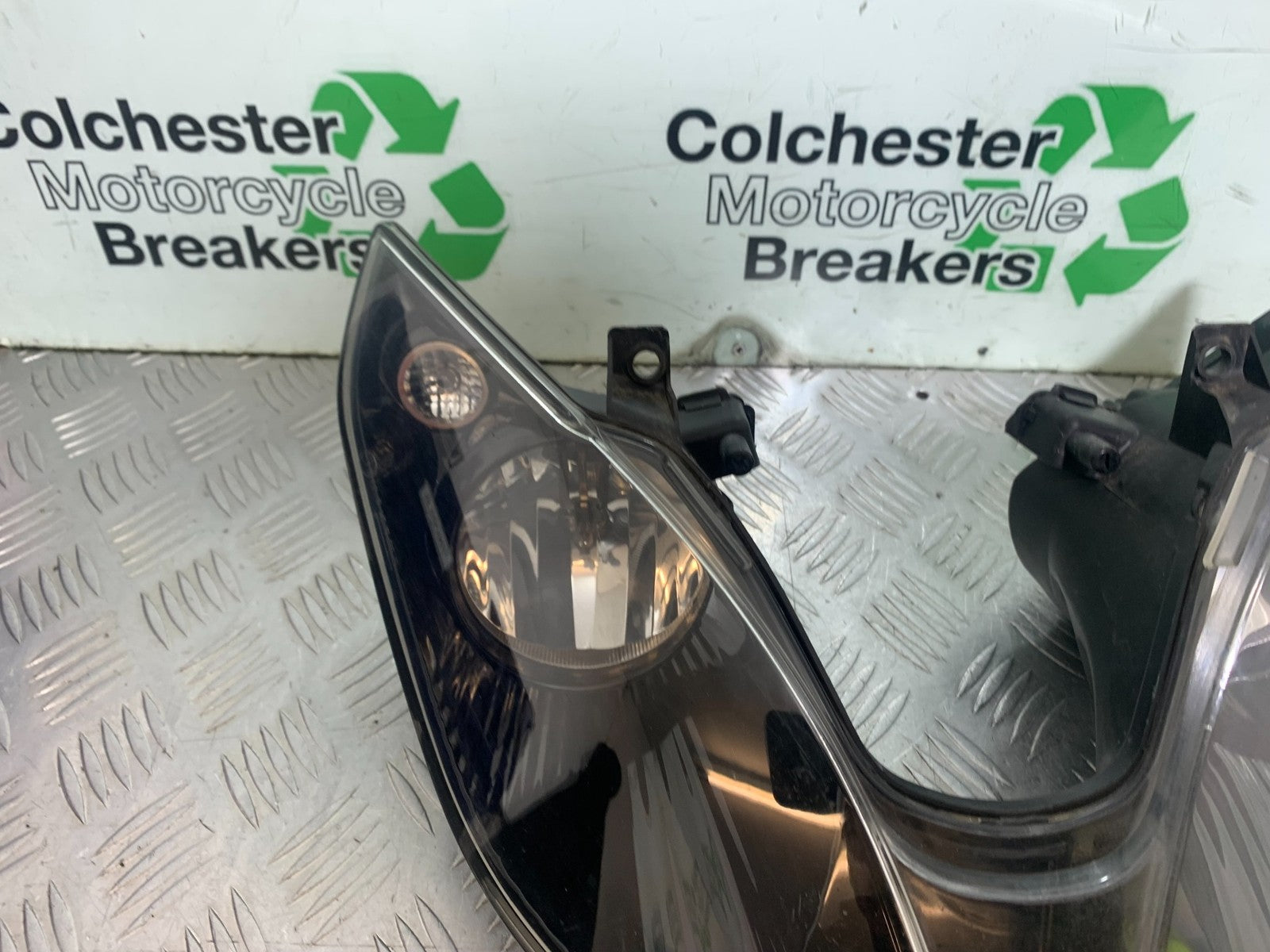 PIAGGIO MP3 250 ie HEADLIGHT  YEAR 2007 (CMB1307)