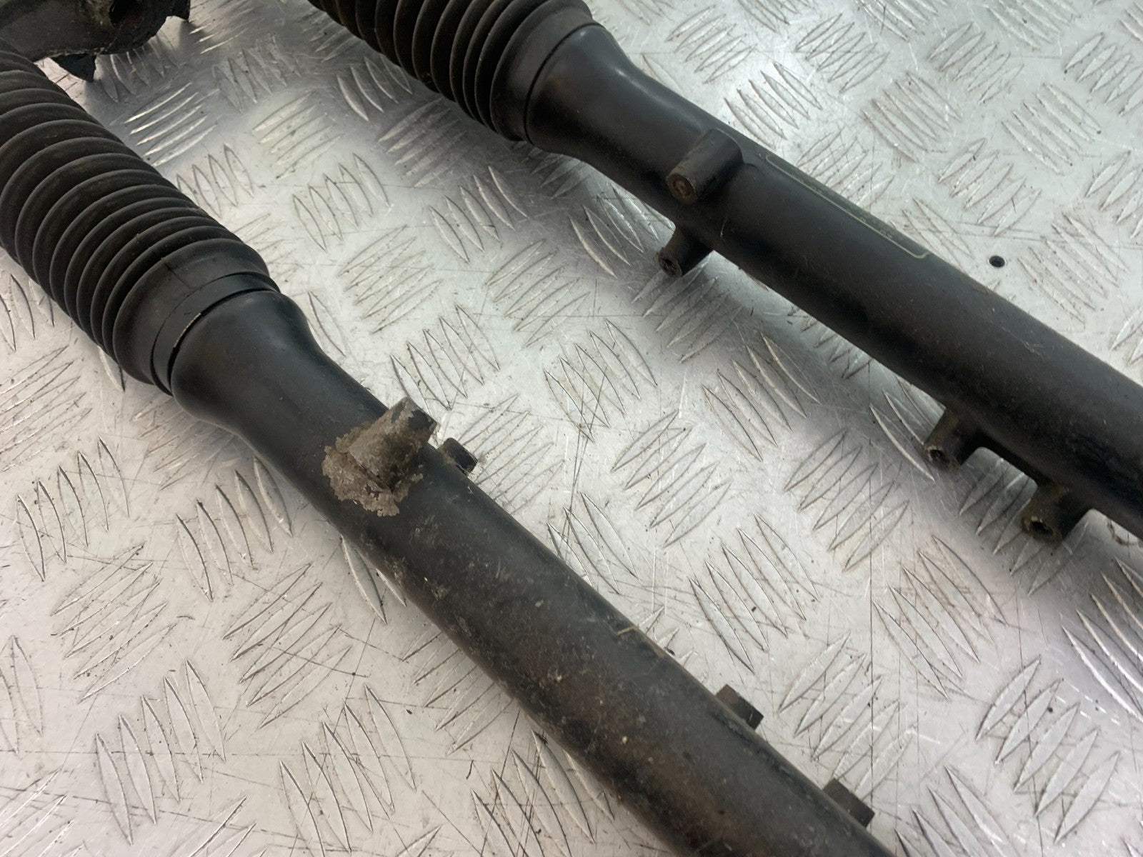 KAWASAKI GT550 GT 550 FORKS  YEAR 1989-1994
