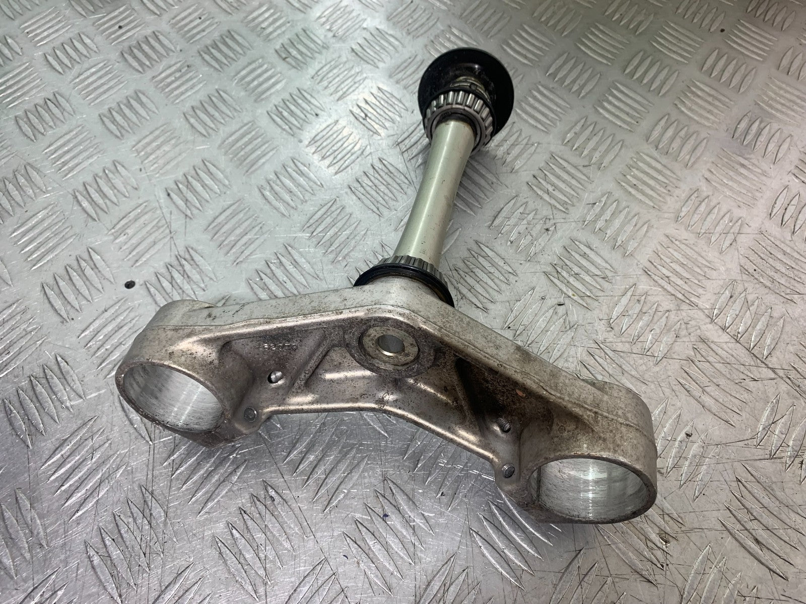 SUZUKI DL1000 V-STROM BOTTOM YOKE  YEAR 2014-2019 (CMB1325)