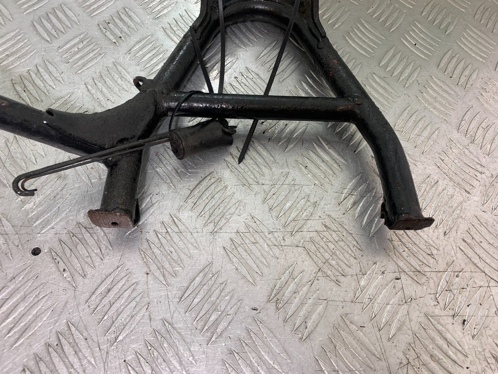 HONDA CBR1100 BLACKBIRD CENTER STAND  YEAR 1999-2005 (CMB1232)