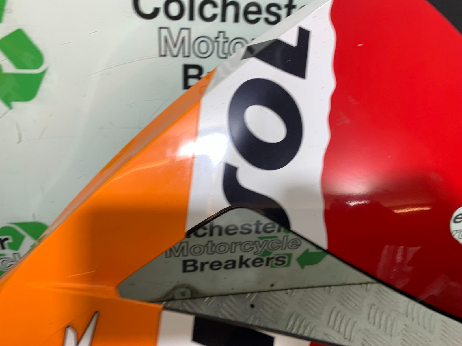 HONDA CBR1000 RR RIGHT FAIRING PANEL YEAR  2008-2011 (CMB1330)