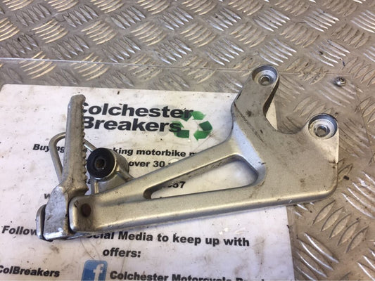HONDA VFR800 VFR 800 PRE VTEC RIGHT REAR HANGER AND PEG  YEAR 2000