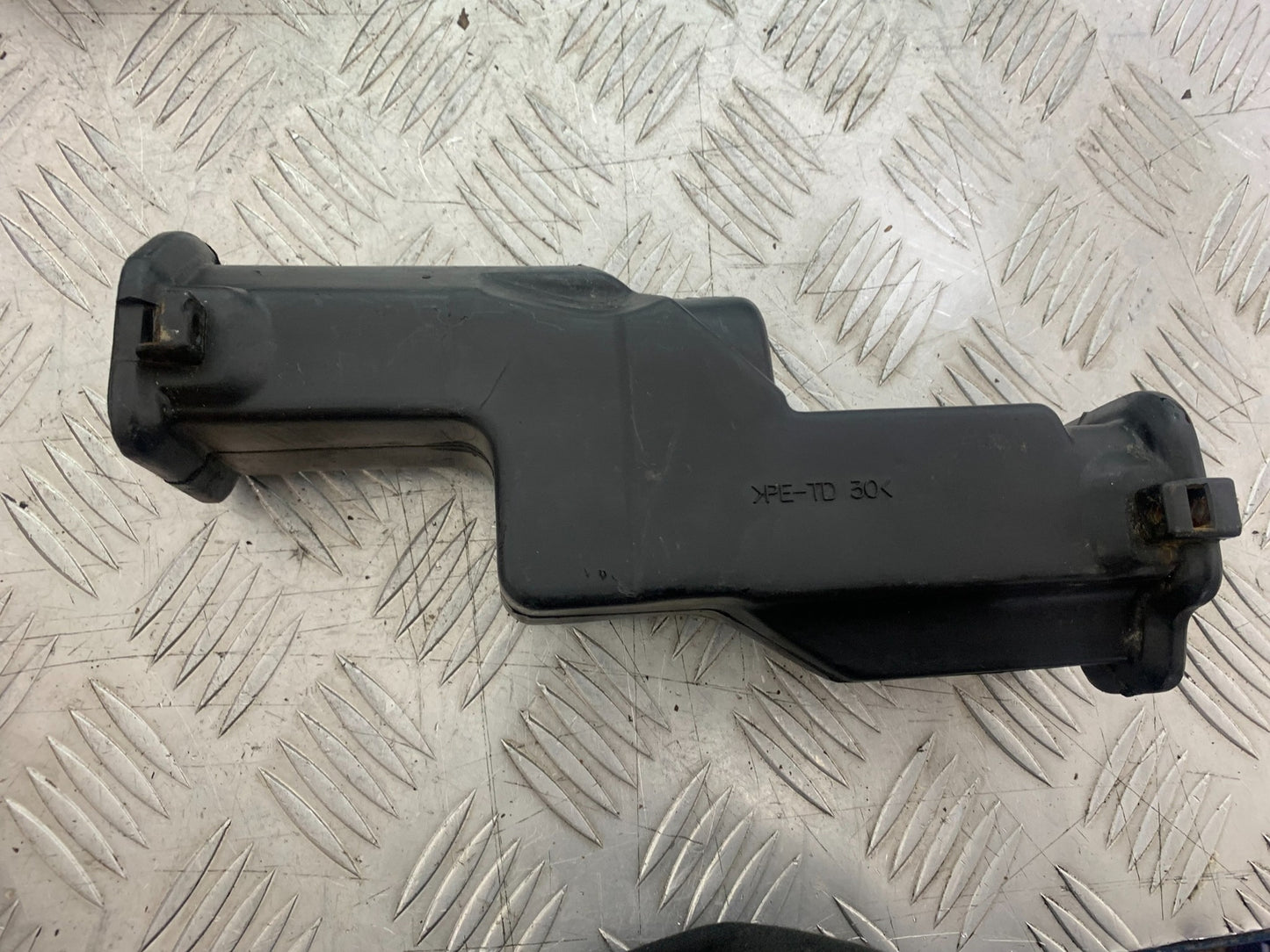 KAWASAKI VN1500 CLASSIC AIRBOX   YEAR 1999 -2006 (CMB1166)