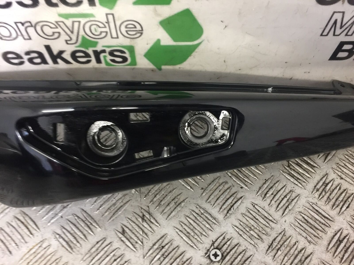 KAWASAKI ER6 F LEFT SEAT PANEL  YEAR 2009-2011 (STOCK 412)