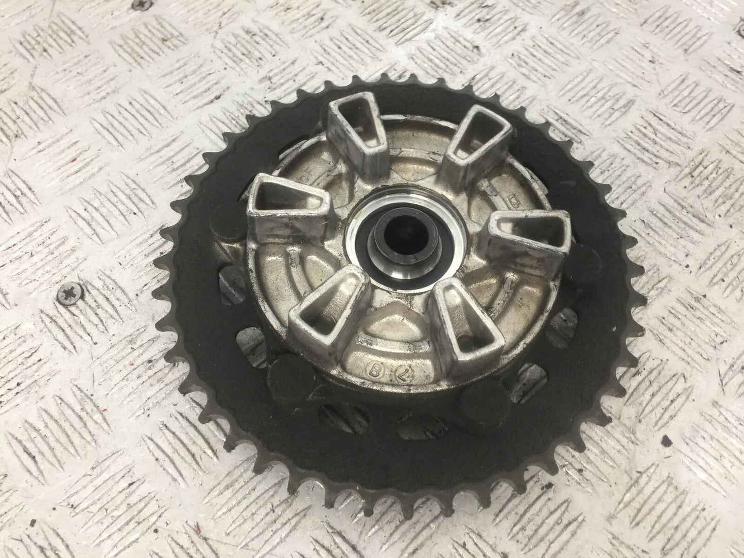 HONDA CBR600 CBR 600 F4I REAR SPROCKET CARRIER  YEAR 2002 (STOCK 867)