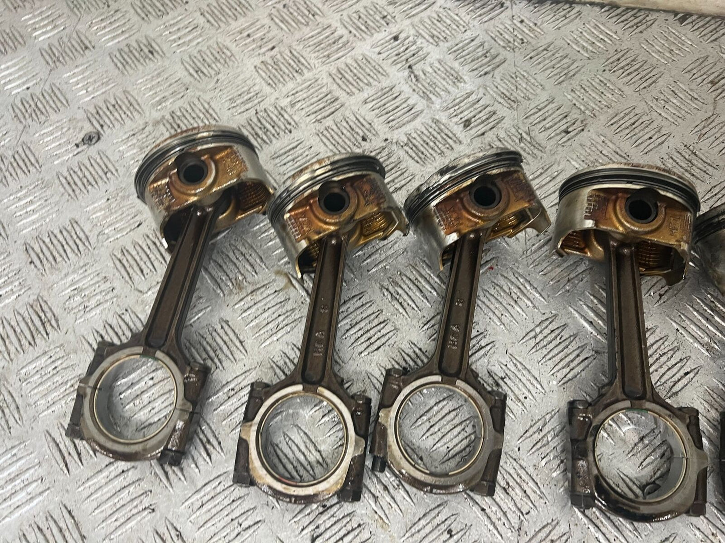HONDA GL1800 GL 1800 CONRODS AND PISTONS  YEAR 2004 ABS (STOCK 890)